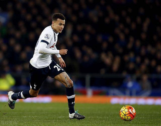  罗马中场悍将拒绝续约转投英超劲旅  