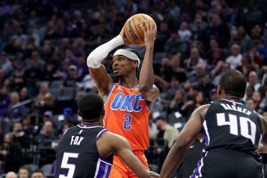  福克斯25分国王加时险胜活塞迎三连胜  