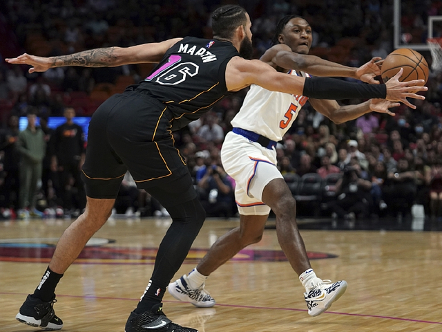  兰德尔末节发威，尼克斯逆转篮网冲击东部前三甲  